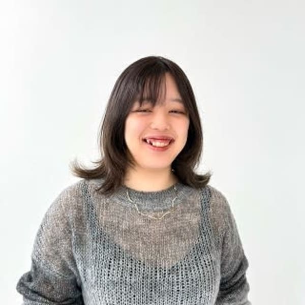 U-CHAMBORD【ユーシャンボール】【ユーシャンボール】のスタッフ紹介。柏田 詩織