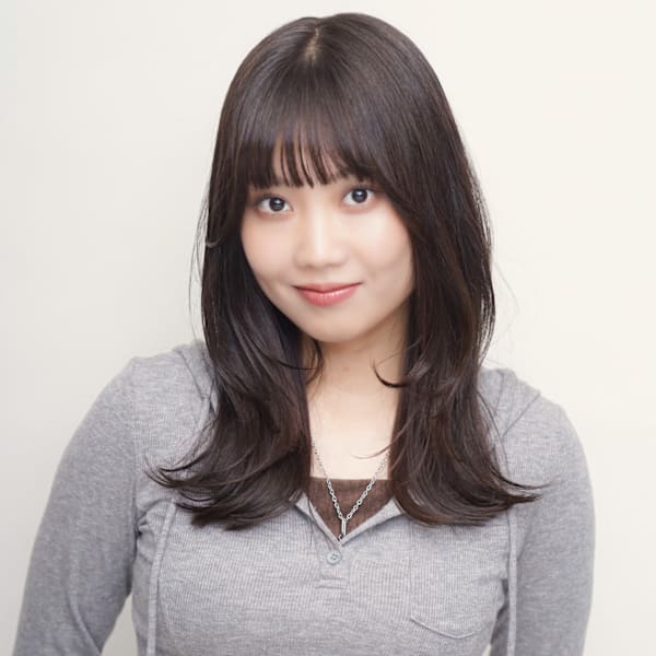 グレージュ ダメージレスカラー ツヤ髪 前髪あり セミロング|髪質改善 SEPT. 天神大名