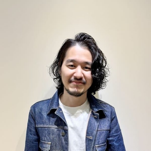 全席個室美容室 Zina 川崎 髪質改善&トリートメント【ゼンセキコシツビヨウシツ ジーナ カワサキ カミシツカイゼン】のスタッフ紹介。佐藤 敬人