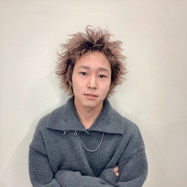 DECO HAIR kiitos【デコヘアーキートス】のスタッフ紹介。松田　慧児