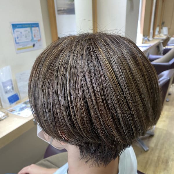 白髪を活かすハイライト☆すっきりマッシュ