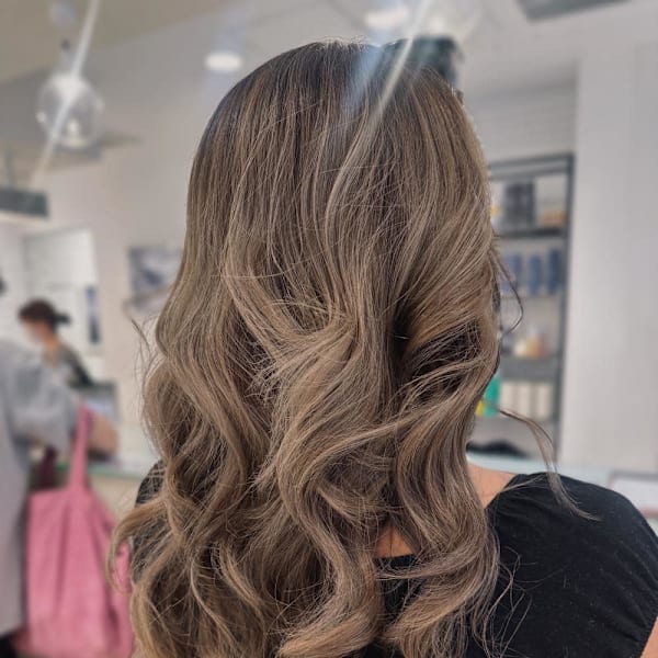 【AIR大阪】山本莉子 バレイヤージュプラチナベージュ|AIR 大阪