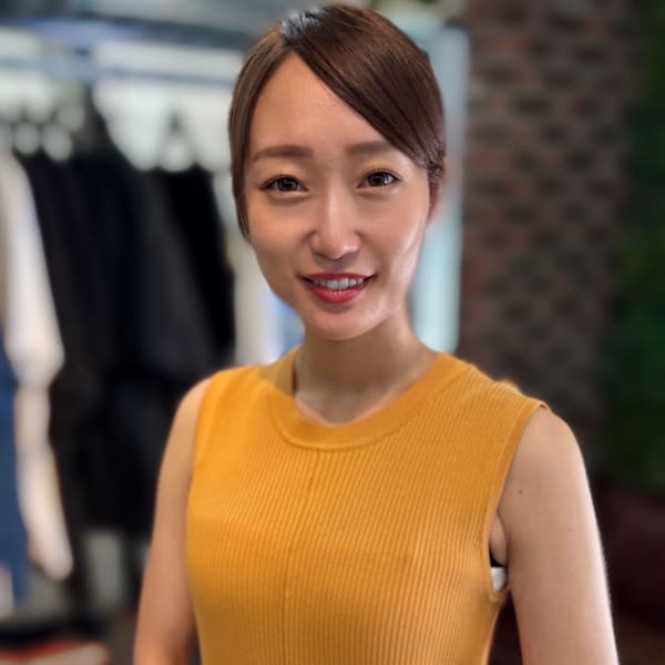 Baciami 博多 髪質改善&トリートメント&艶髪【バーシャミ】【バーシャミハカタ カミシツカイゼンアンドトリートメントアンドツヤガミ】のスタッフ紹介。山内 美佳
