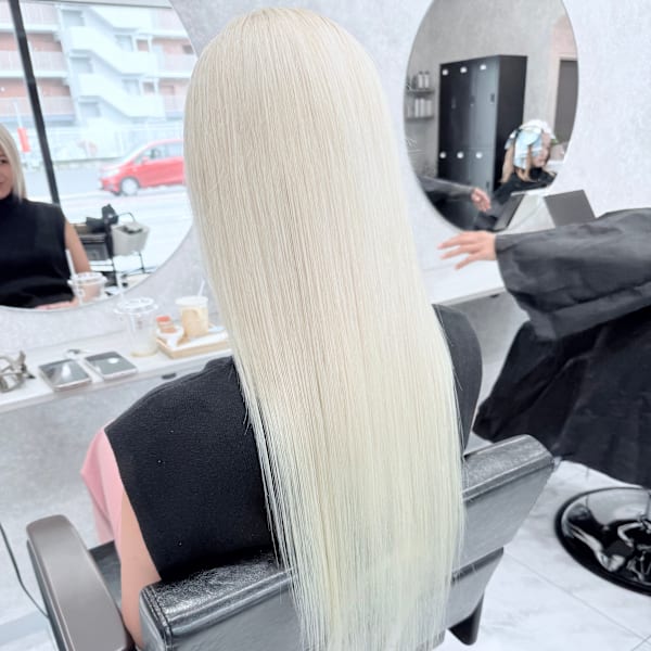 ホワイトブロンド|kamiiro ハイトーン/ブリーチ/ダブルカラー/髪質改善