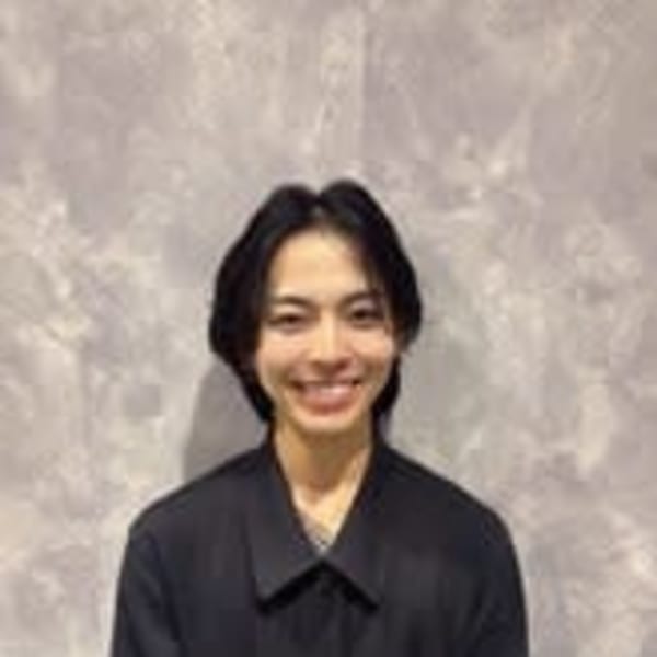 HAIR & MAKE EARTH 川崎店【ヘアメイクアース カワサキテン】のスタッフ紹介。NIINA