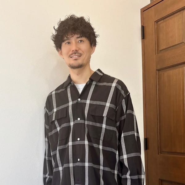 半個室型美容室 Sourire 野芥店【ハンコシツガタビヨウシツ スーリール ノケテン】のスタッフ紹介。三牧 崇光