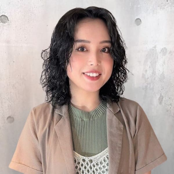 ROCA by teatro hair salon【ロカ】のスタッフ紹介。嶋田 真依