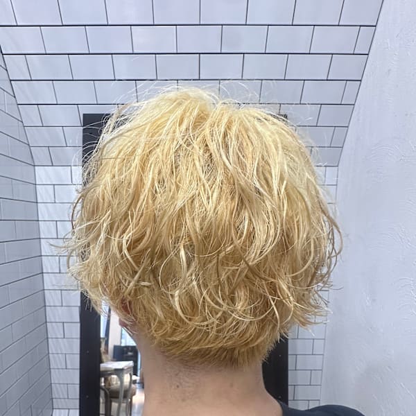 ブリーチ×パーマで叶える外国人風スタイル