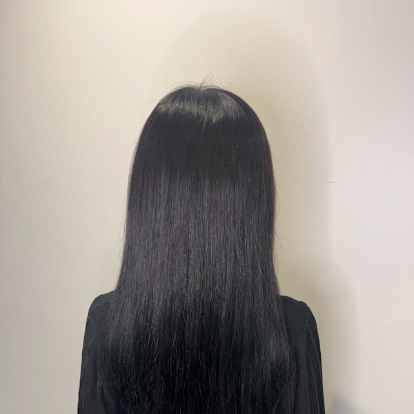 ツヤの暗めロングに!