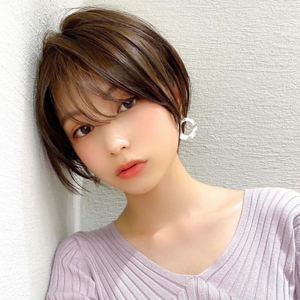 30代40代に人気の大人かわいい前髪ありのくびれショート