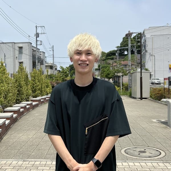 個室美容室 ディアローグ 戸塚店【コシツビヨウシツ ディアローグ トツカテン】のスタッフ紹介。藤原 Fujiwara