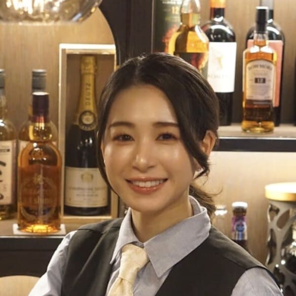 長谷川 真那|銀座shino~灯~HANARE メンズ 理容室 barber【トモシビ ハナレ バーバー 】