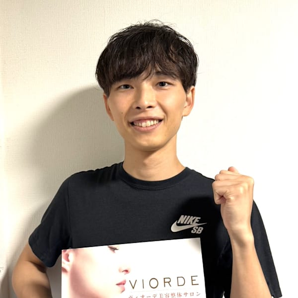 ヴィオーデ美容整体サロン 表参道店【ヴィオーデビヨウセイタイサロン オモテサンドウテン】のスタッフ紹介。イトウ リョウヤ