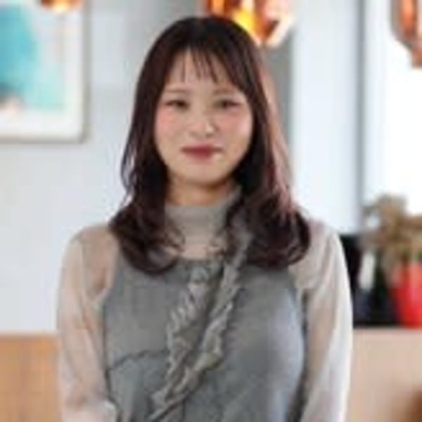 Hair ruup Sela design works【ヘアーループセラデザインワークス】のスタッフ紹介。神村　愛梨
