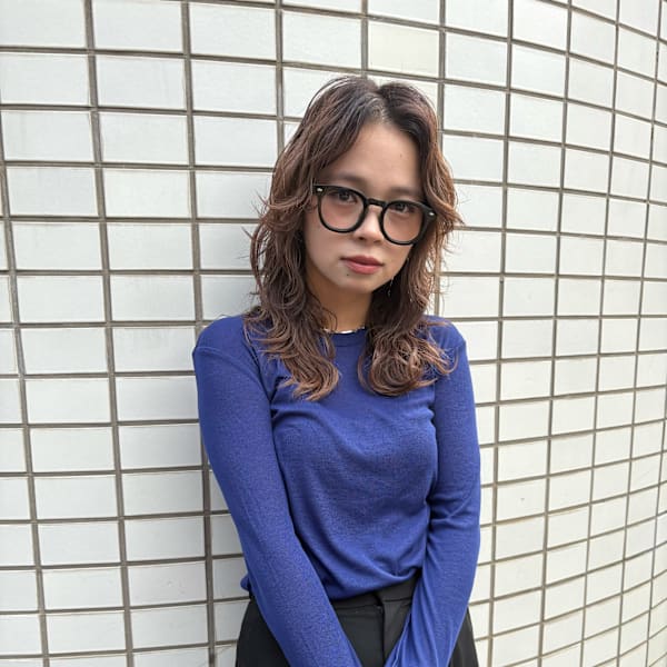 半個室型美容室 Sourire 博多店【ハンコシツガタビヨウシツスーリールハカタテン】のスタッフ紹介。江﨑　真央　( 指名料10％）	