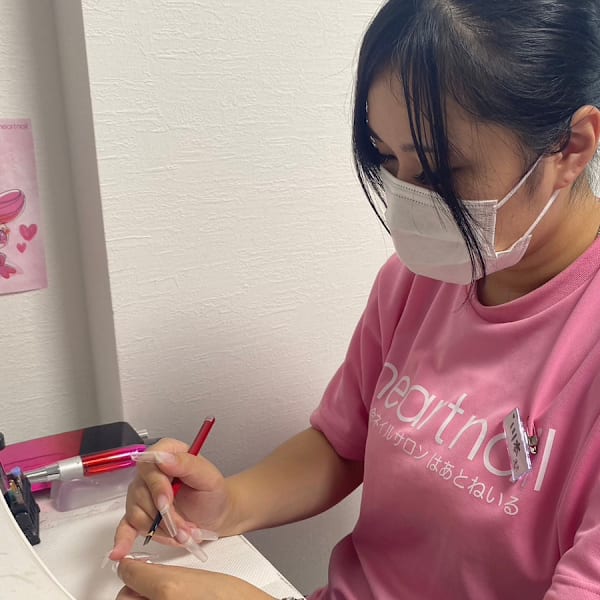 はあとねいる 曳舟店【ハアトネイルヒキフネテン】のスタッフ紹介。カワモト