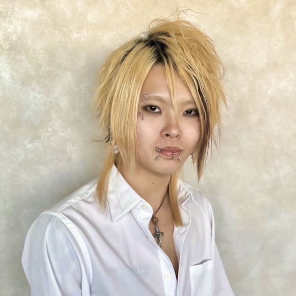 MEN'S HAIR B-8 宇都宮【メンズ ヘア ビーエイト】【メンズヘアー ビーエイト ウツノミヤ】のスタッフ紹介。伊藤 祥暉