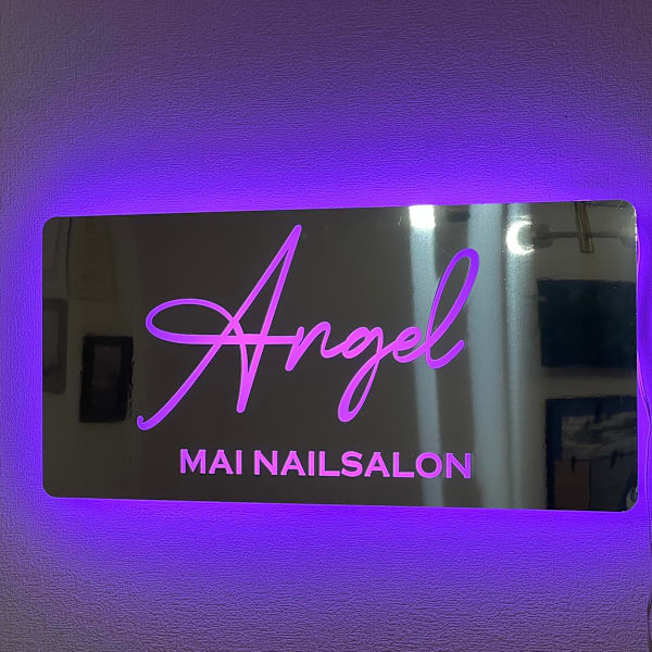 Nail salon. ANGEL【ネイルサロン エンジェル】のスタッフ紹介。ナガオカ マイ