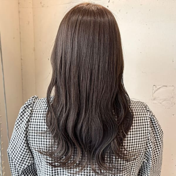 赤みも黄色みも感じない、アッシュベージュ【中川史菜】