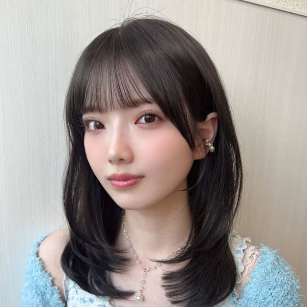 暗髪でも出せるこなれ感！フェイスレイヤー×くびれヘア