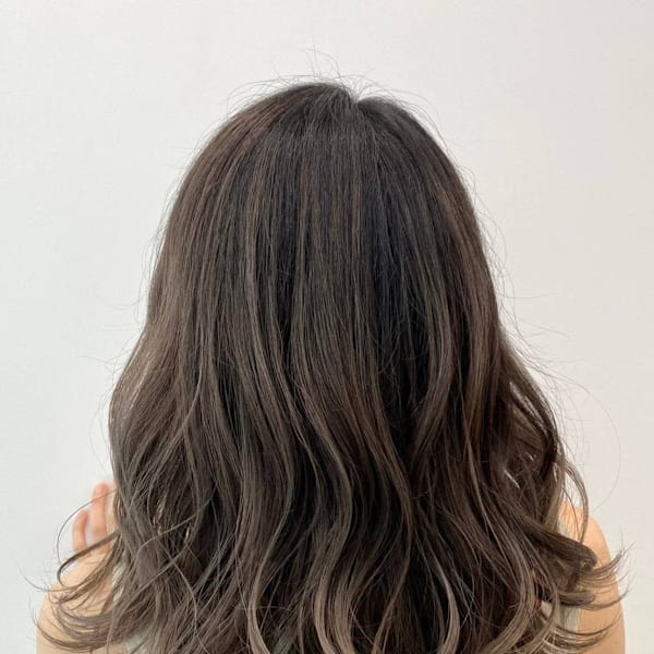 アッシュグレージュ