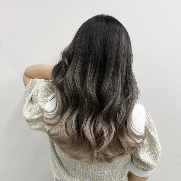 アッシュベージュグラデーション