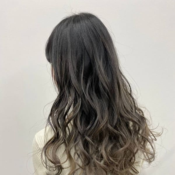 ベージュグラデーションカラー