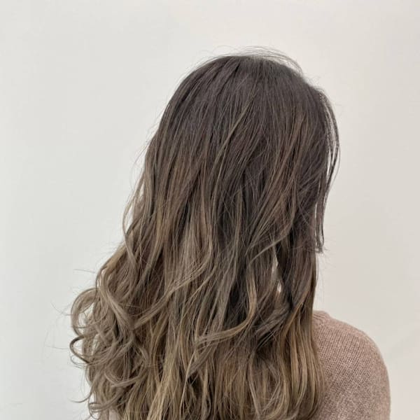 ベージュカラー