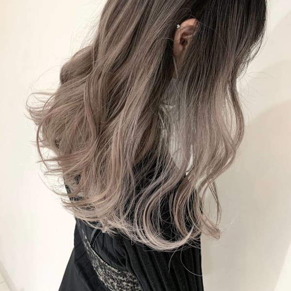 ベージュバレイヤージュ