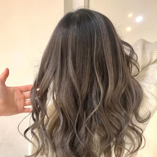 グレージュバレイヤージュ