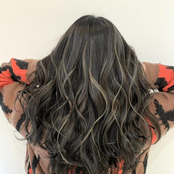 大人っぽさに!透明感ハイライトスタイル!