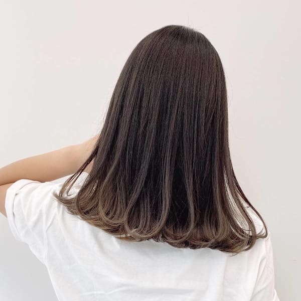 ショコラブラウンの裾カラーグラデーション