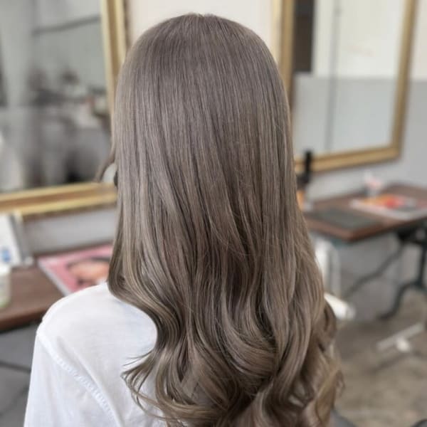 ミルクティーベージュ ブリーチカラー 艶髪 プルエクステ