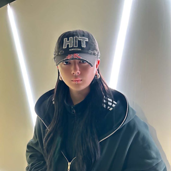 hair Mission 心斎橋店【ヘアー　ミッション　シンサイバシテン】のスタッフ紹介。山本　悠太朗