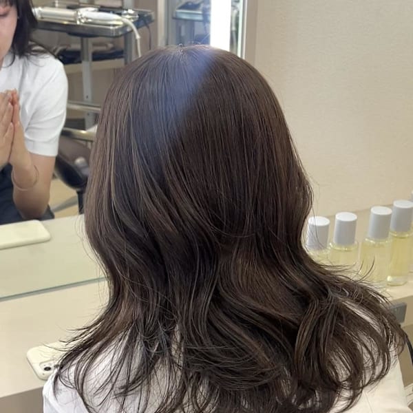 ブリーチなしアッシュブラウン×レイヤーカット|sie by KENJE