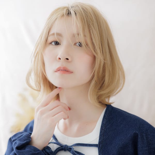 ブリーチオンカラーニュアンスパーマボブディ　ミニマルボブ