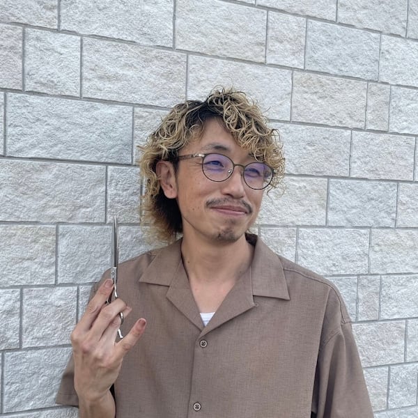 Queens’s gate RITZ店～クイーンズゲート～【クイーンズゲート リッツテン】のスタッフ紹介。Shintarou 