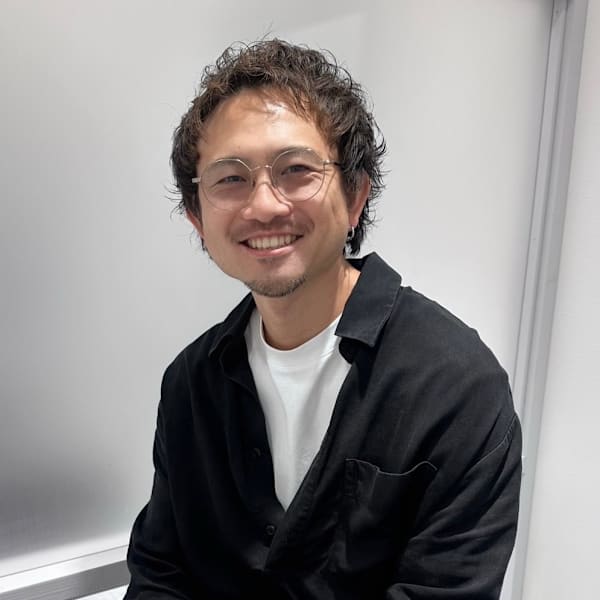 HAIR & MAKE EARTH 三軒茶屋店【ヘアメイクアース サンゲンヂャヤテン】のスタッフ紹介。城 直之