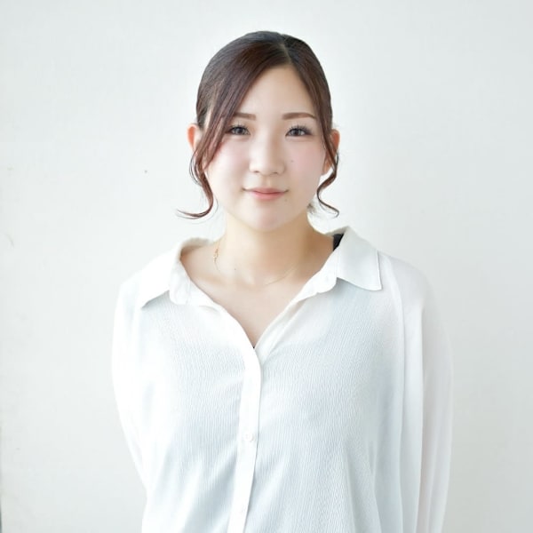 TOTAL BEAUTY HOUSE FLAP MICHI【トータルビューティーハウスフラップミチ】のスタッフ紹介。板坂　奈々美