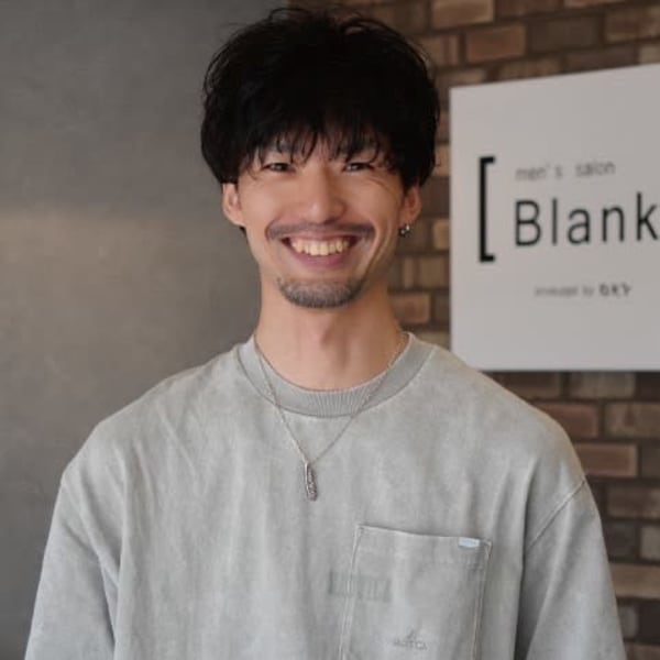 men's salon Blank by SKY【メンズサロンブランクバイスカイ】のスタッフ紹介。桜井 宏彰