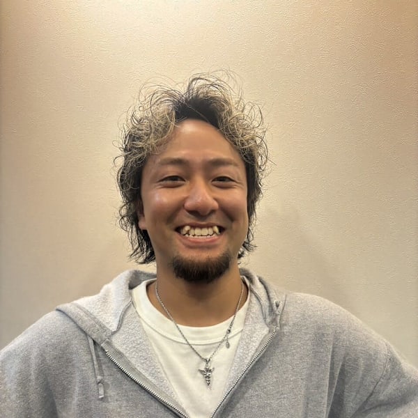 M/A hair studio.【エムエーヘアースタジオ】のスタッフ紹介。Shimizu Soma