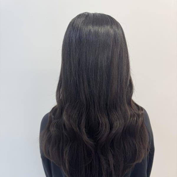 派手すぎない自然かわいいロングスタイル♪