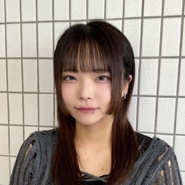 アイブロウサロン i'm 登戸店【眉毛専門店】【アイブロウサロン アイム ノボリトテン マユゲセンモンテン】のスタッフ紹介。メイ