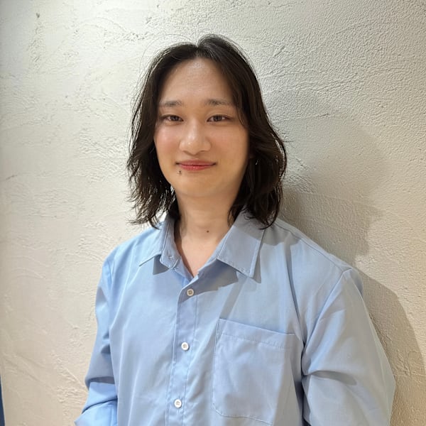 agir hair 池袋【アジールヘア】池袋駅東口店【アジールヘア イケブクロ イケブクロヒガシグチテン】のスタッフ紹介。板垣　智大