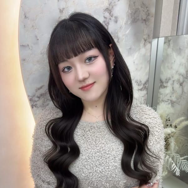 Ess 艶髪/髪質改善/韓国風【エスツヤガミカミシツカイゼンカンコクフウ】のスタッフ紹介。川戸美尋