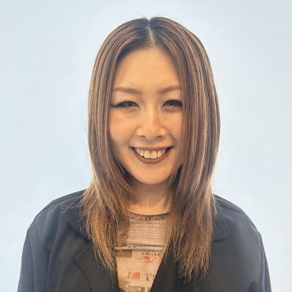 HAIR & MAKE EARTH 霧島国分店【ヘアメイクアース キリシマコクブテン】のスタッフ紹介。境 知亜美