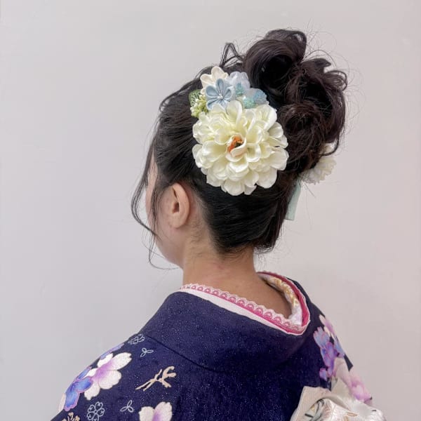 上品に映える立体シニヨン