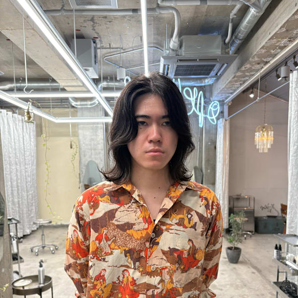 ステップボーンカットメンズヘア/センターパート/メンズボブ