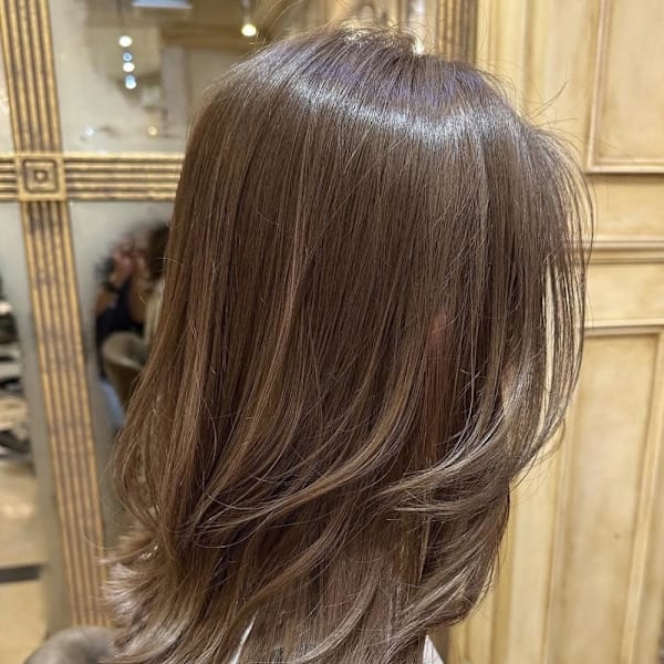 ミディアムレイヤーカット/チョコレートブラウン