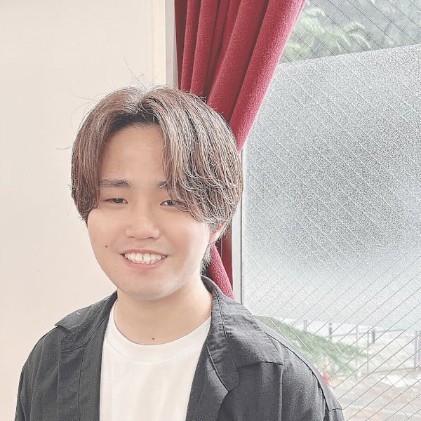 Amphi hair【アンフィヘアー】のスタッフ紹介。ヤマモト